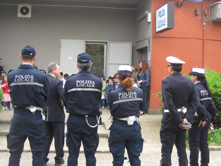 Educazione stradale, la Polizia Locale tra i banchi delle scuole.