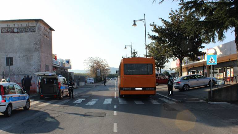 Ciampino. Incidente in Via Mura dei Francesi. Autobus investe 19enne, in corso gli accertamenti da parte della Polizia Locale